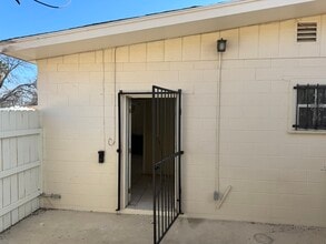 101 E Strickland St, Del Rio, TX for lease Building Photo- Image 2 of 13