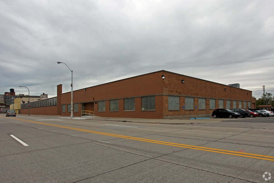 2121-2225 W Fort St, Detroit, MI for lease - Primary Photo - Image 1 of 16