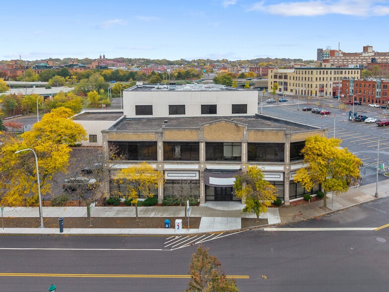 344 W Genesee St, Syracuse, NY for lease - Building Photo - Image 2 of 116