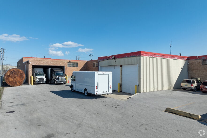 1975 N Hawthorne Ave, Melrose Park, IL for lease - Building Photo - Image 2 of 4