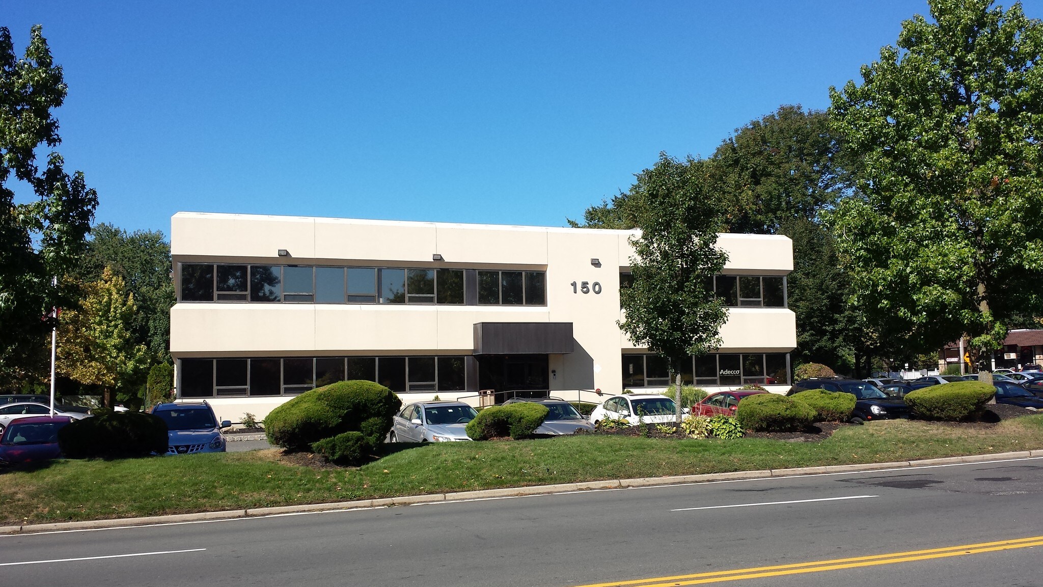 150 Airport Executive Park, Nanuet, NY à louer Photo du bâtiment- Image 1 de 9
