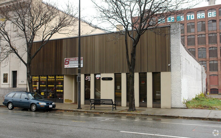 468 Essex St, Lawrence, MA à louer - Photo principale - Image 1 de 2