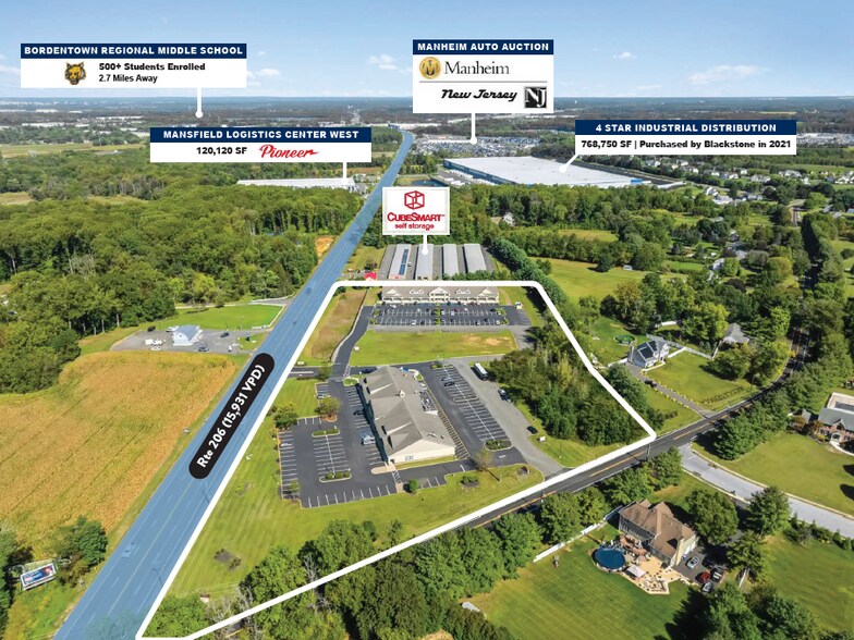 Mansfield Square portefeuille de 4 propriétés à vendre sur LoopNet.ca - Photo du bâtiment - Image 3 de 9