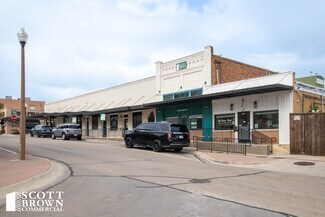 Plus de détails pour 205-211 Cedar St, Denton, TX - Commerce de détail à louer