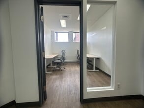 5675 Ch De Chambly, Saint-hubert, QC for lease Interior Photo- Image 1 of 10