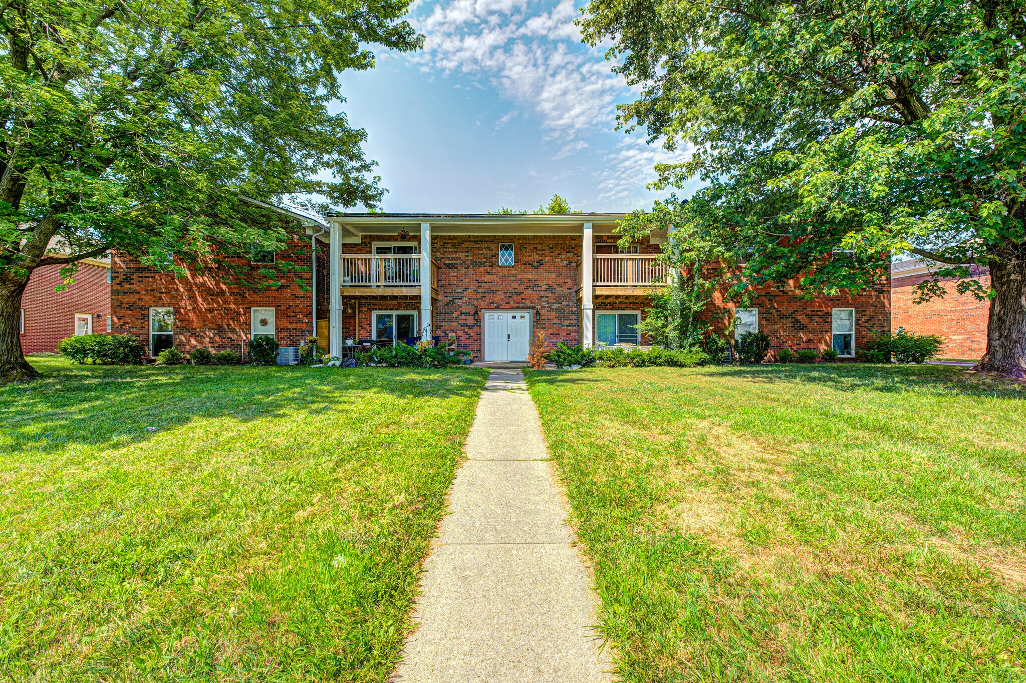 622 Wooddale Ter, Greenwood, IN à vendre Photo du bâtiment- Image 1 de 4