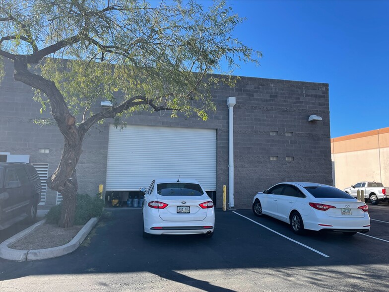 624 S Perry Ln, Tempe, AZ for lease - Building Photo - Image 2 of 2