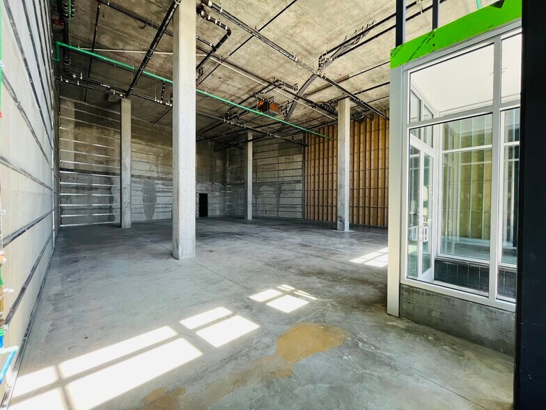 3093 Broadway, Oakland, CA à louer - Photo du bâtiment - Image 3 de 82