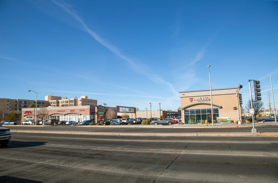 933 San Mateo Blvd NE, Albuquerque, NM for lease - Primary Photo - Image 1 of 1