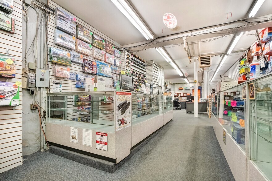 751 Mcdonald Ave, Brooklyn, NY for sale - Interior Photo - Image 2 of 6