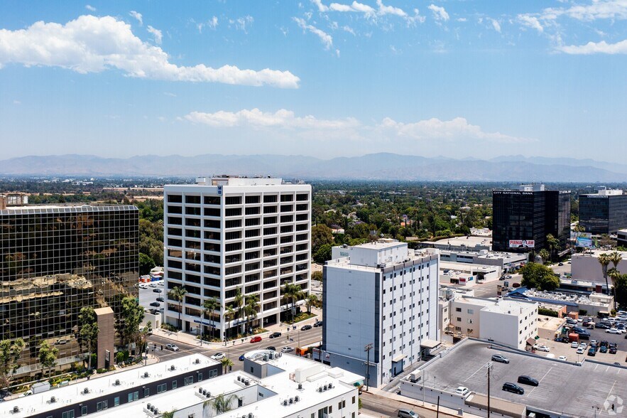 16255 Ventura Blvd, Encino, CA à louer - Aérien - Image 3 de 7