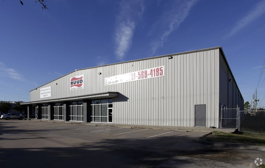 10460 W Sam Houston Pky S, Houston, TX à louer - Photo du bâtiment - Image 3 de 3