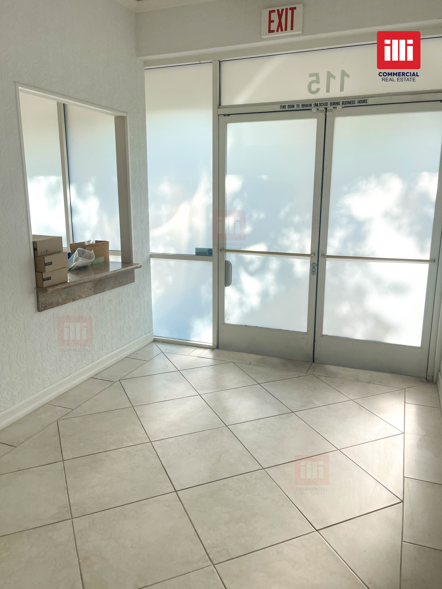 2315-2325 Kuehner Dr, Simi Valley, CA for lease Interior Photo- Image 1 of 12