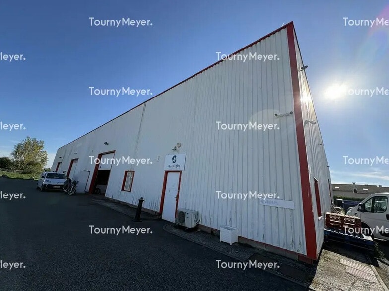 Flex in Cugnaux for lease - Building Photo - Image 1 of 5