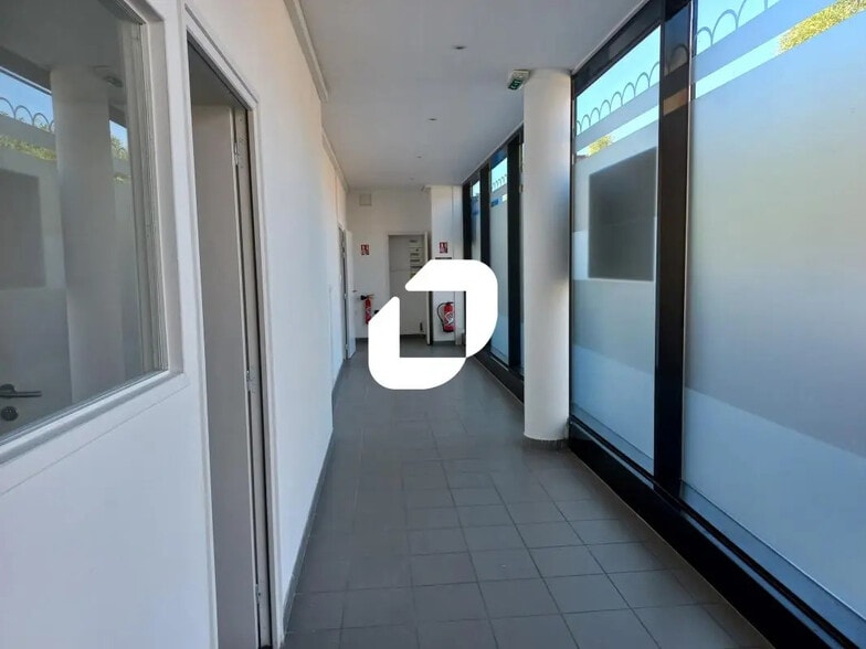 Office in Lille for lease - Building Photo - Image 1 of 7