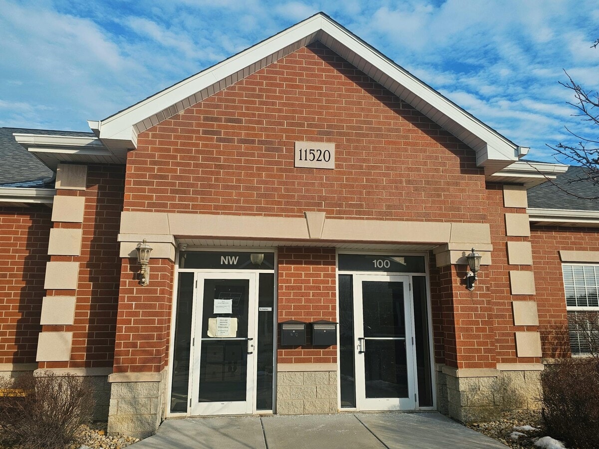 11520 W 183rd St, Orland Park, IL 60467 - Unit SW -  - Interior Photo - Image 1 of 16