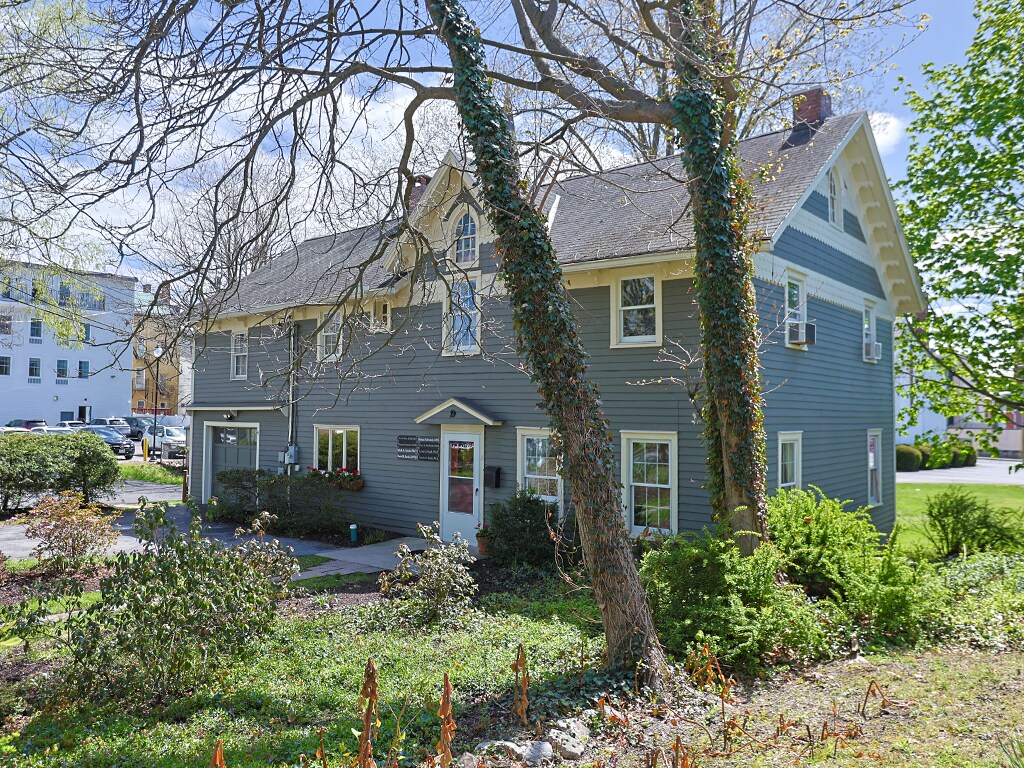 19 Hill St, Goshen, NY à vendre Photo du bâtiment- Image 1 de 17