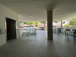 Plus de détails pour 61-10 182nd St, Fresh Meadows, NY - Bureau/Commerce de détail à louer