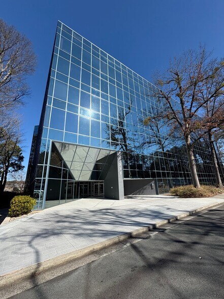 1775 The Exchange SE, Atlanta, GA à louer - Photo du bâtiment - Image 3 de 19
