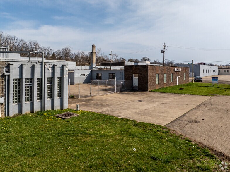 148 Caldwell Dr, Cincinnati, OH à louer - Photo du bâtiment - Image 3 de 8