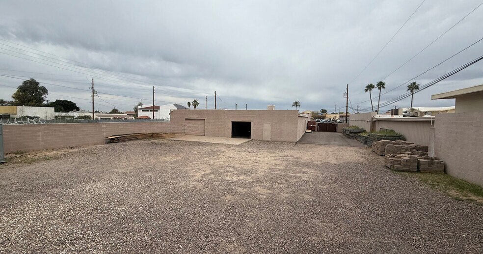 7809 E McDowell Rd, Scottsdale, AZ à louer - Photo du bâtiment - Image 2 de 5