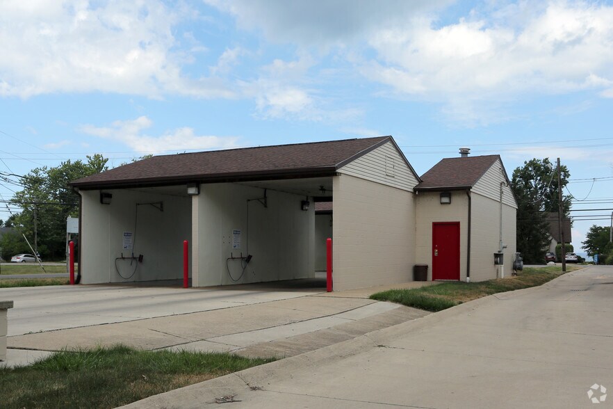 4240 E Lake Rd, Sheffield Lake, OH à vendre - Photo principale - Image 2 de 6