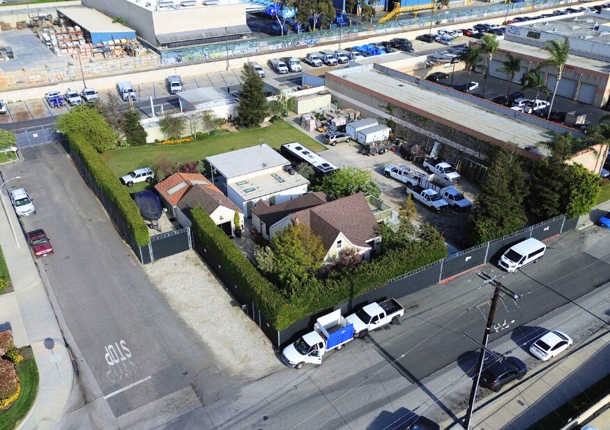 17066 Palmdale Ln, Huntington Beach, CA à vendre Photo du bâtiment- Image 1 de 27