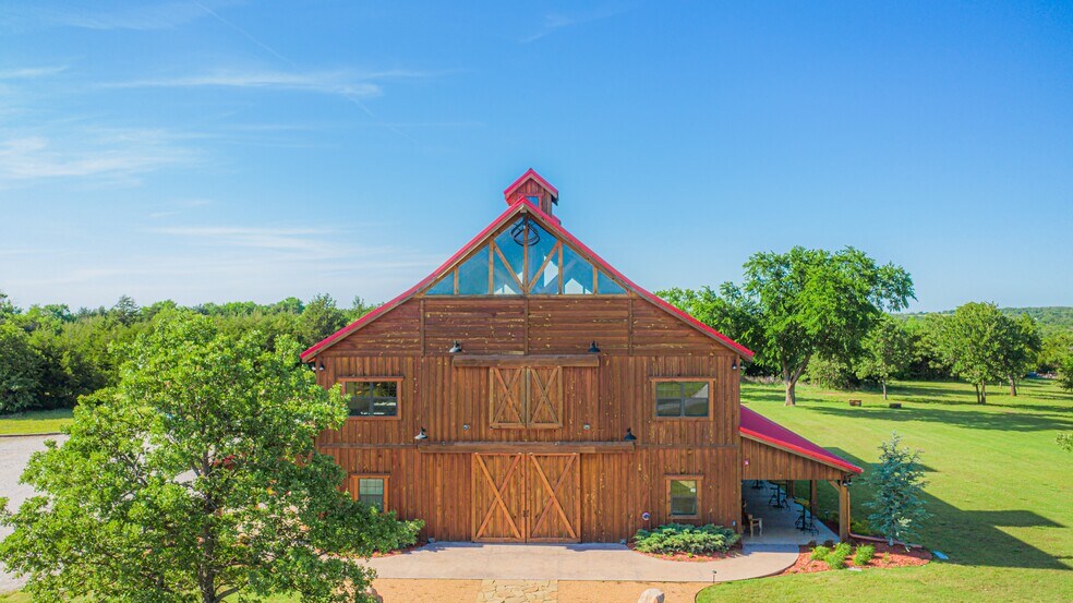 347599 E 5400 Rd, Glencoe, OK à vendre - Photo du bâtiment - Image 1 de 52