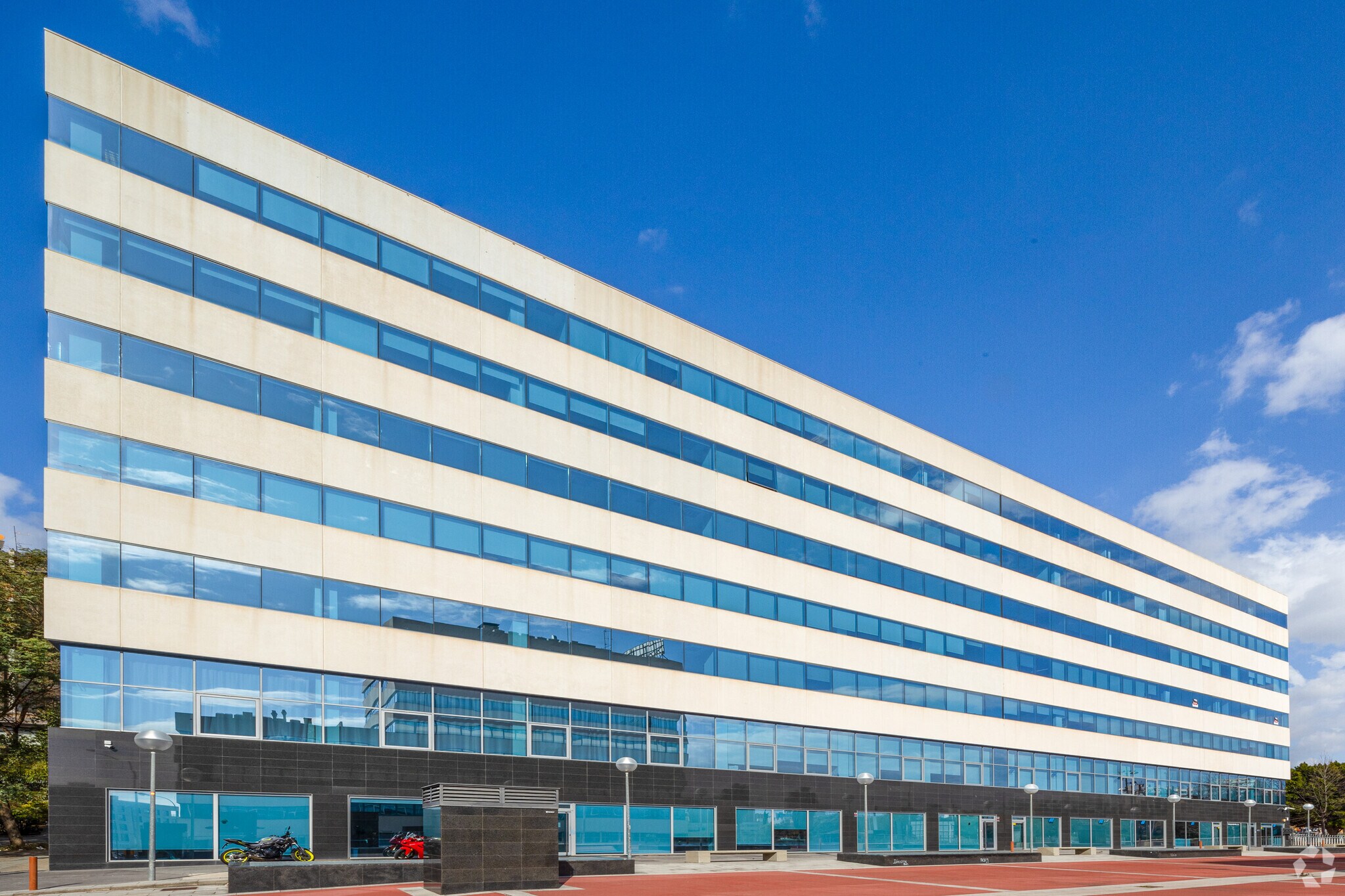 Carrer de Frederic Mompou, 4, Sant Just Desvern, Barcelona for lease Building Photo- Image 1 of 7