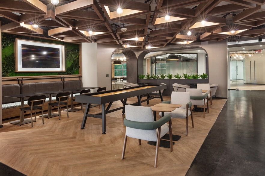 1900 Campus Commons Dr, Reston, VA for lease - Building Photo - Image 2 of 40