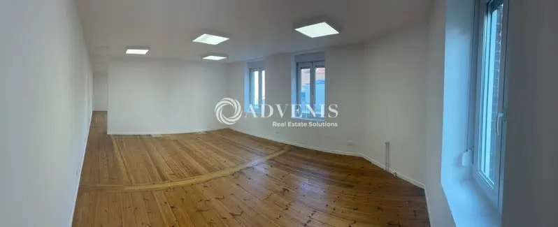 Office in La Madeleine for sale - Interior Photo - Image 3 of 7