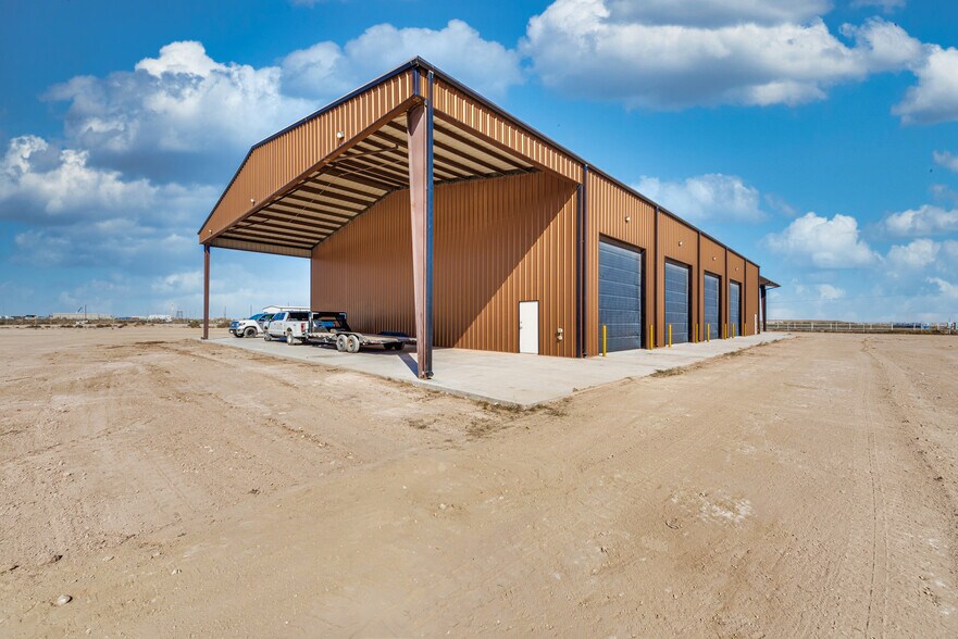 2820 S FM 866, Odessa, TX à louer - Photo du bâtiment - Image 3 de 15