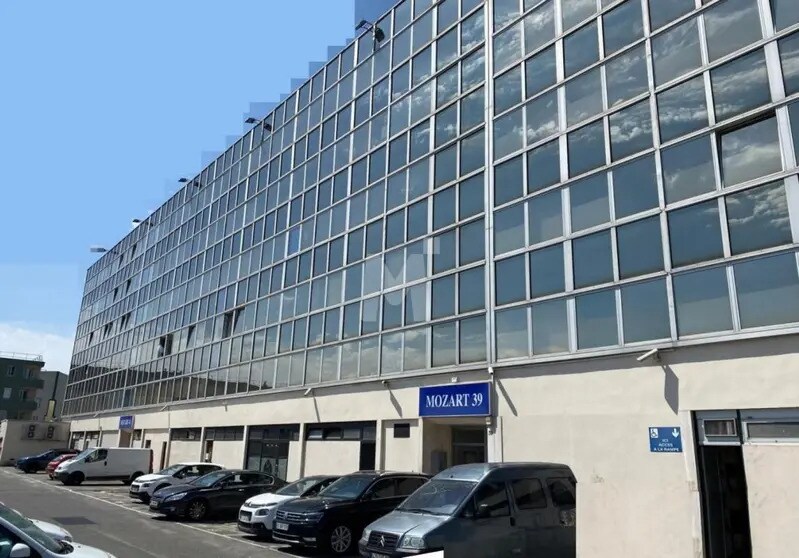 Bureau dans Évry-Courcouronnes à louer - Photo du bâtiment - Image 3 de 14