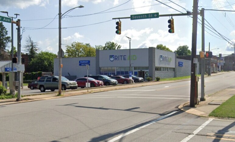 623 Saint Clair Ave, Clairton, PA à louer - Photo du bâtiment - Image 1 de 5