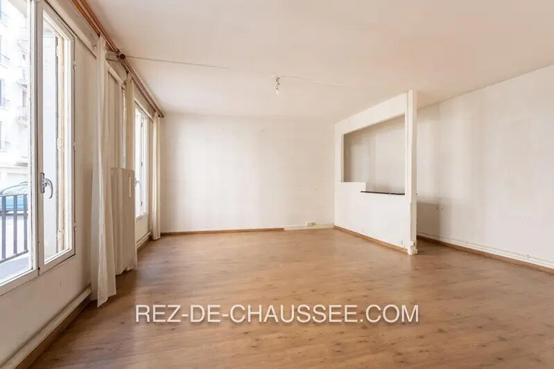 Immeuble residentiel dans Paris à vendre - Photo intérieure - Image 2 de 10