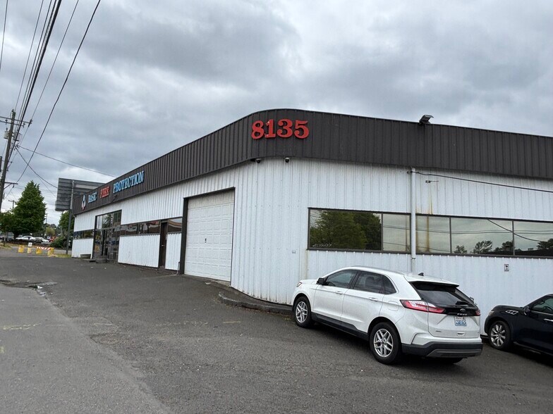 8135 NE Martin Luther King Jr Blvd, Portland, OR à vendre - Photo du bâtiment - Image 3 de 5
