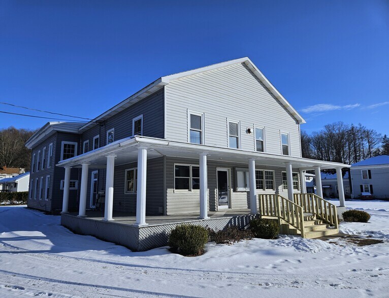 464 Main St, New Milford, PA à vendre - Photo principale - Image 1 de 17