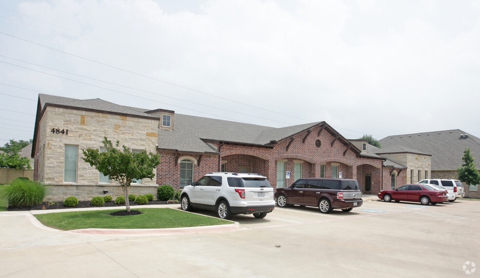 4841 Merlot Ave, Grapevine, TX for sale - Primary Photo - Image 1 of 11