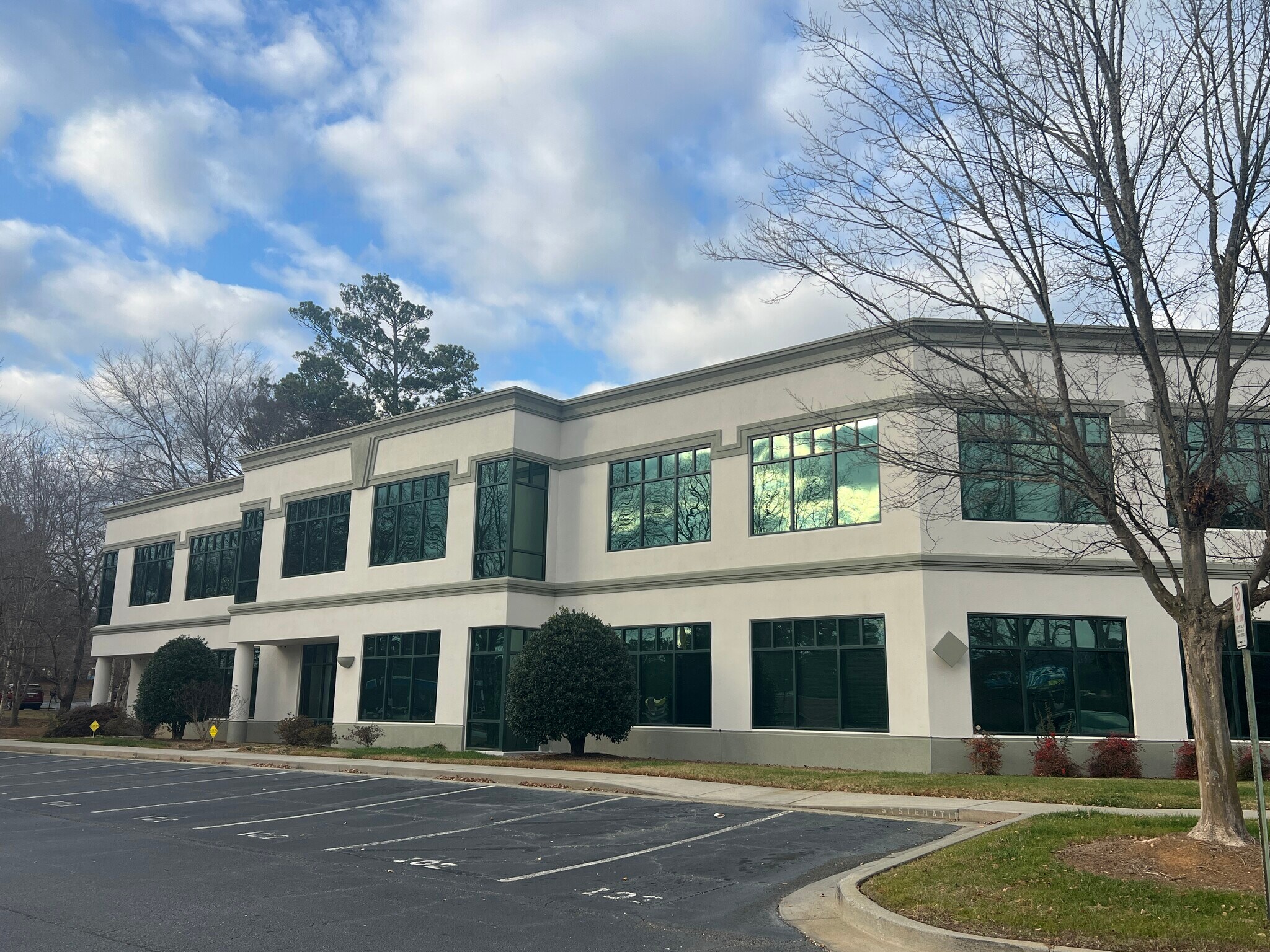 1690 Roberts Blvd, Kennesaw, GA à louer Photo principale- Image 1 de 10