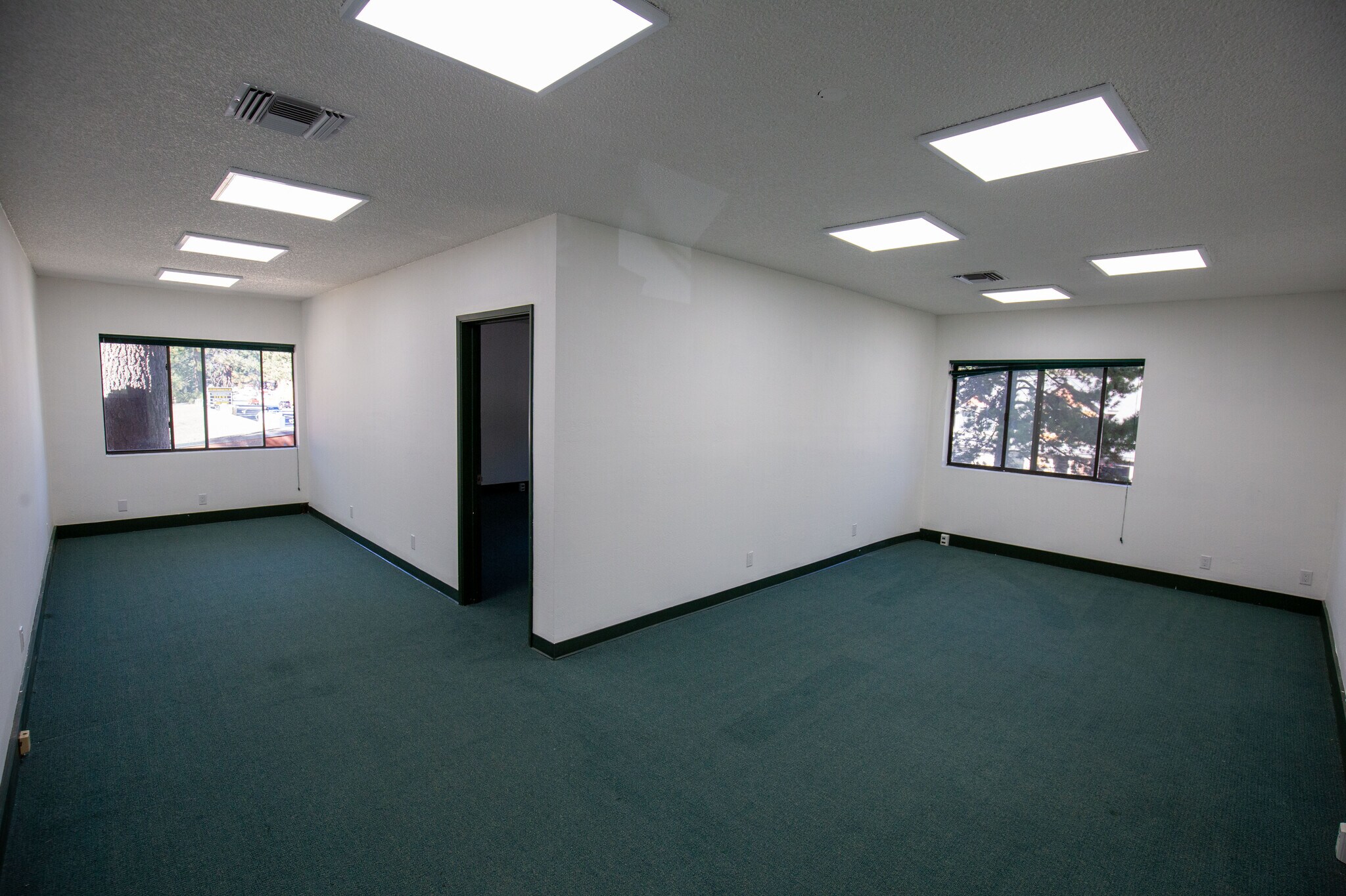 870 Emerald Bay Rd, South Lake Tahoe, CA for lease Interior Photo- Image 1 of 11