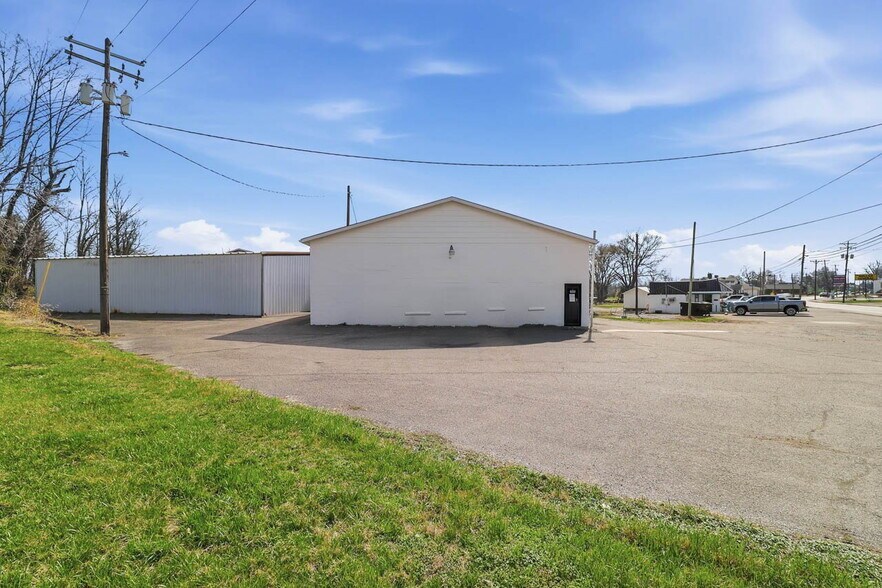 500 E Main St, Lebanon, KY à vendre - Photo du bâtiment - Image 3 de 63