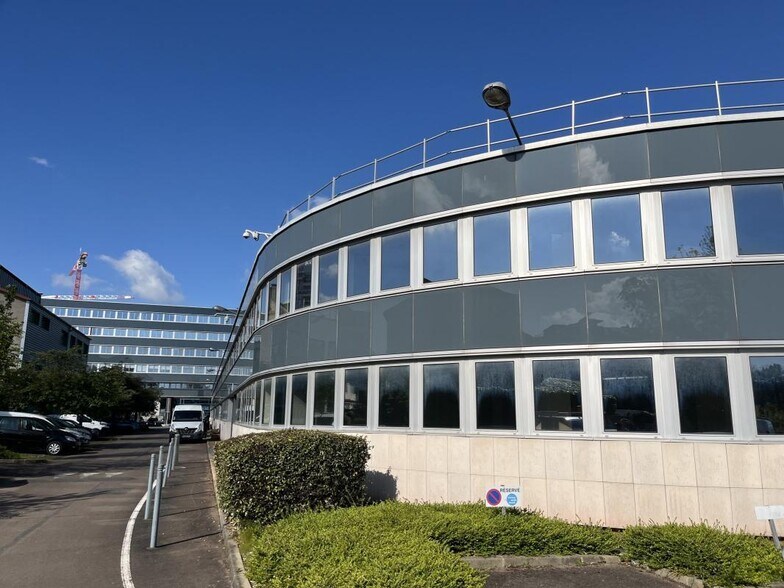 18 Rue D'Arras, Nanterre à louer - Photo du bâtiment - Image 1 de 21