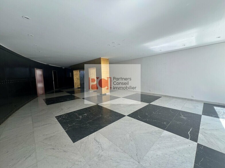 Retail in Nîmes for lease - Interior Photo - Image 3 of 3