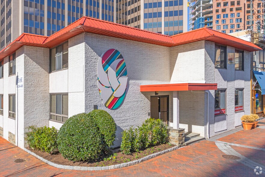 7801 Norfolk Ave, Bethesda, MD à louer - Photo du bâtiment - Image 3 de 4