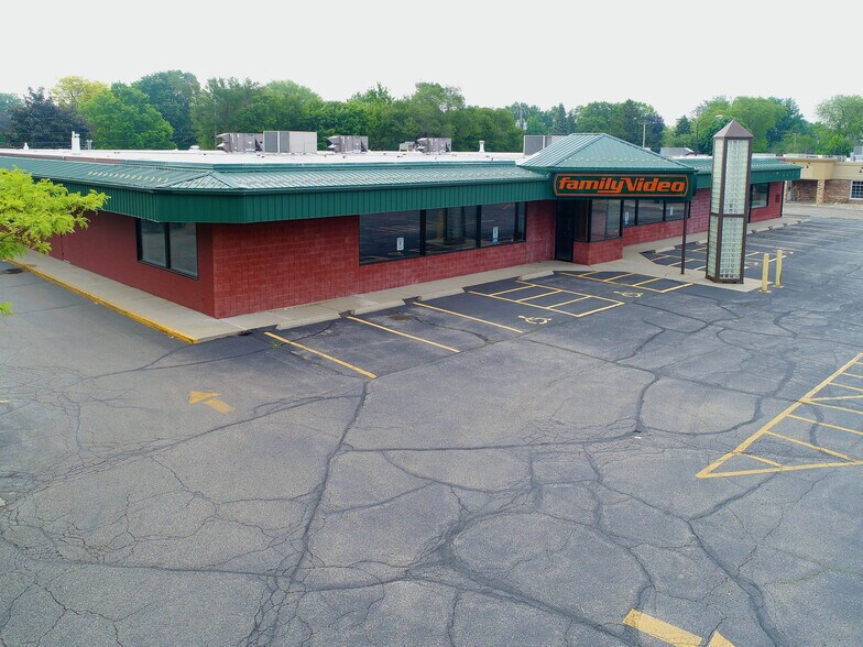 5 S Harmony Dr, Janesville, WI à louer - Photo du bâtiment - Image 2 de 9