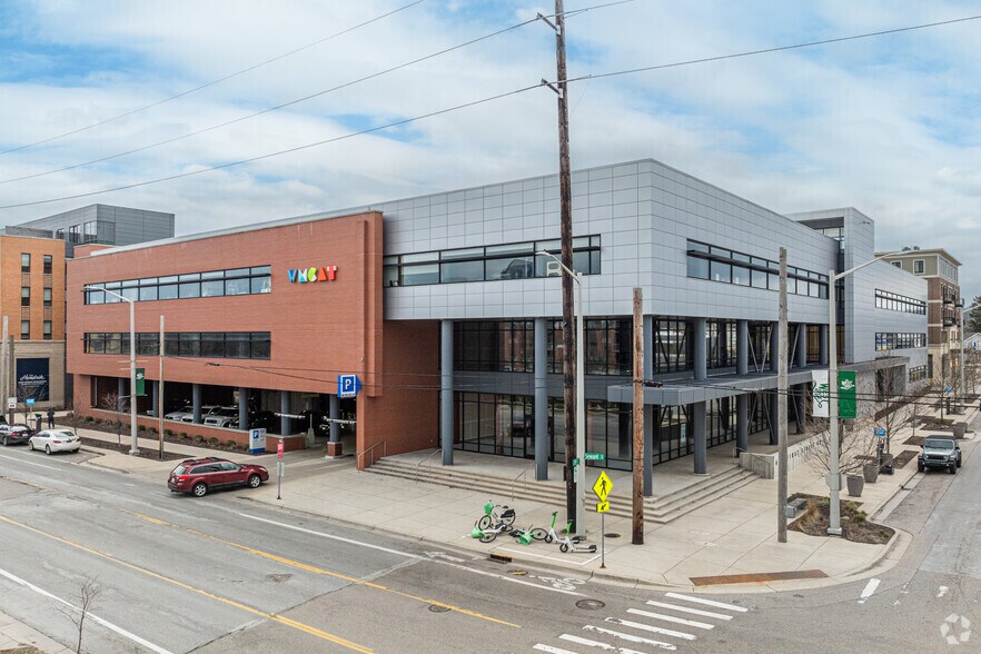 614 First St NW, Grand Rapids, MI for lease - Primary Photo - Image 1 of 5
