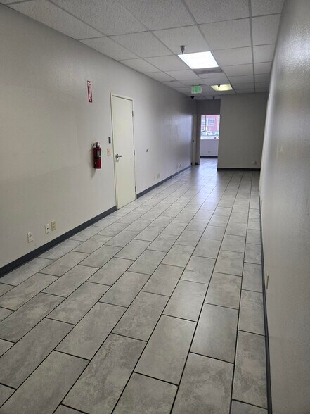 12900 Simms Ave, Hawthorne, CA à louer - Photo intérieure - Image 3 de 17