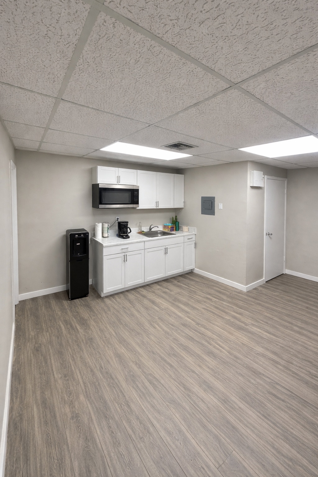 3700 NW 124th Ave, Coral Springs, FL for lease Interior Photo- Image 1 of 5