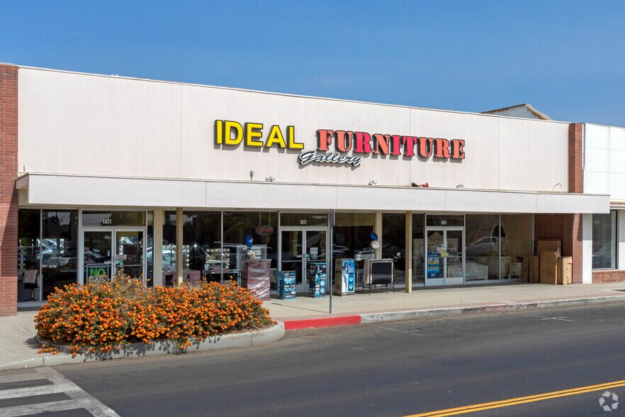 116 W 6th St, Hanford, CA à vendre - Photo du bâtiment - Image 3 de 29