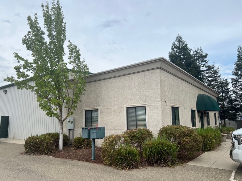 127 Heron Way, Merced, CA for sale - Building Photo - Image 3 of 13